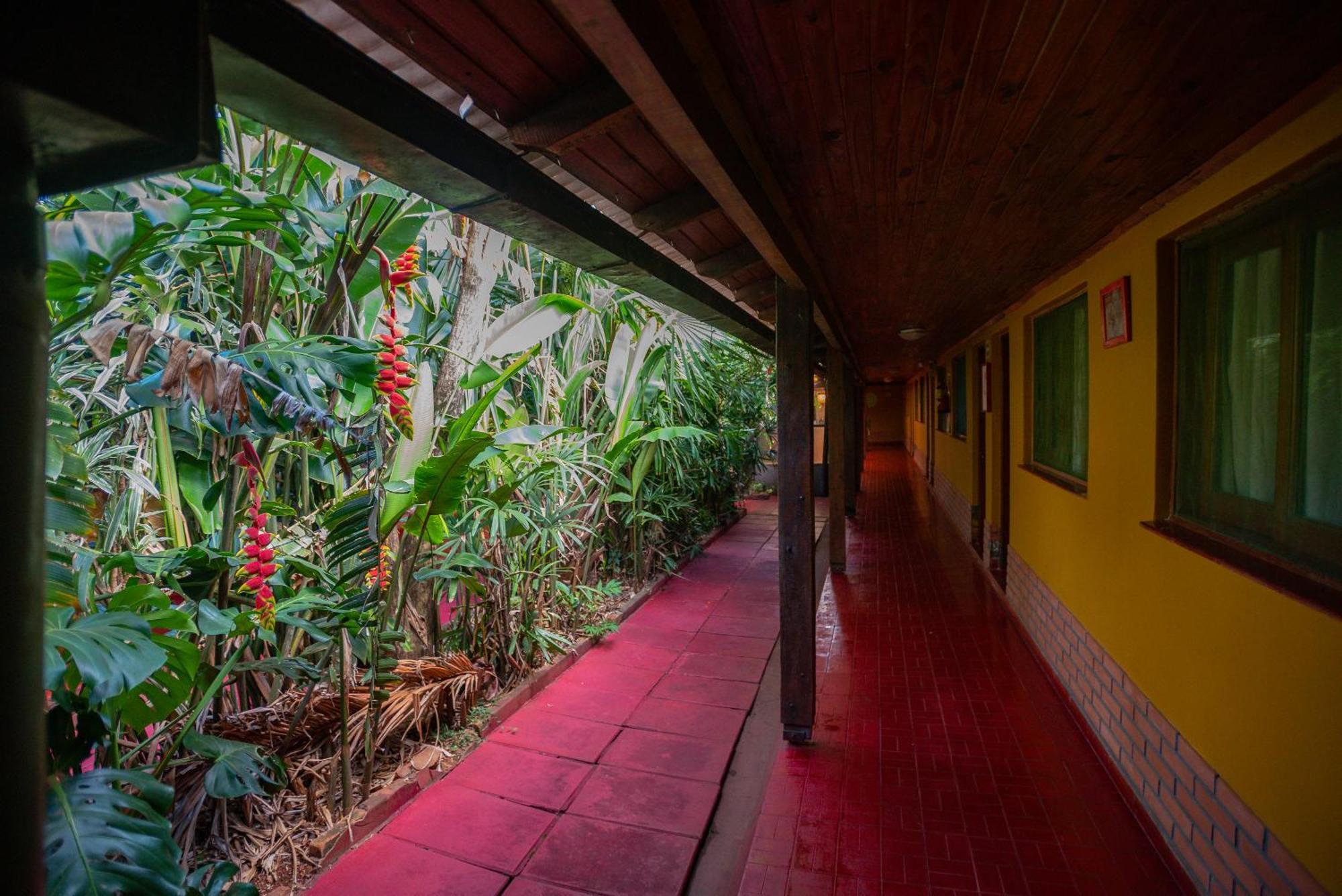 Hosteria Los Helechos Puerto Iguazú Exterior foto